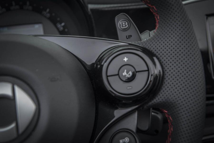 Детали интерьера Smart ForTwo 125R by Brabus (C453) 2018 года  (фото 59 из 60)